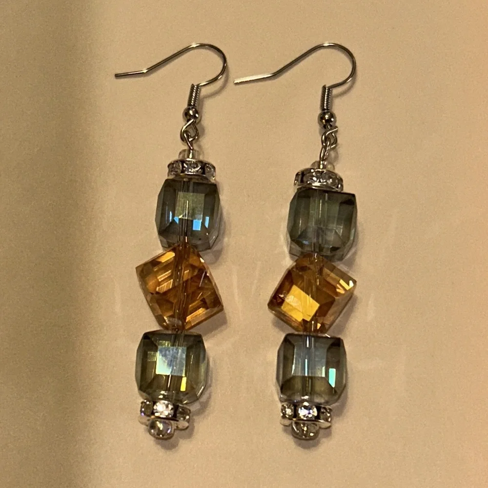 Handmade 💚 Green and Gold Faceted Beaded Rondelle Earrings - Picture 2 of 3